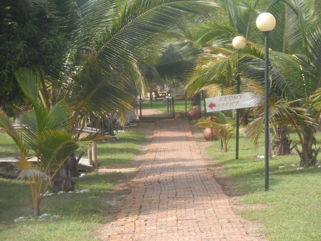 Legacy Tribe Beach Resort Prampram Buitenkant foto